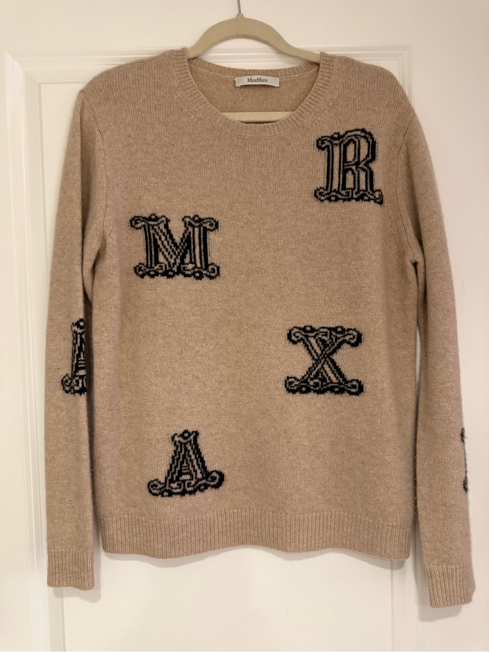 MaxMara 100% cashmere beige sweater
